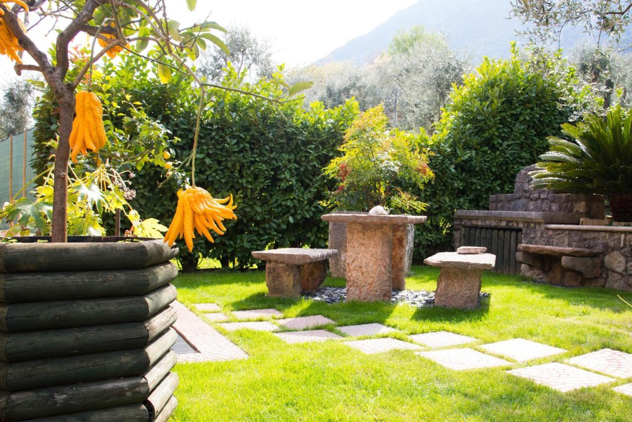 Guesthouse "Villa Tamas" Limone sul Garda Eksteriør bilde
